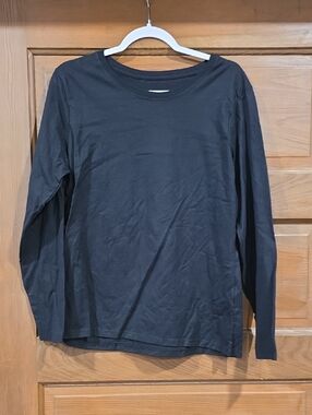 Hanes Black Long-Sleeve Crewneck Tee for Women